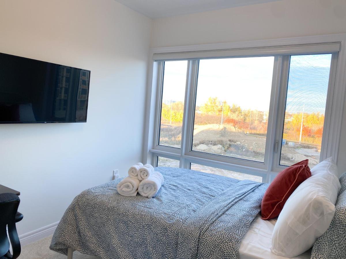 Elegant Rooms In Shared Townhouse Next To Beach Уитби Екстериор снимка
