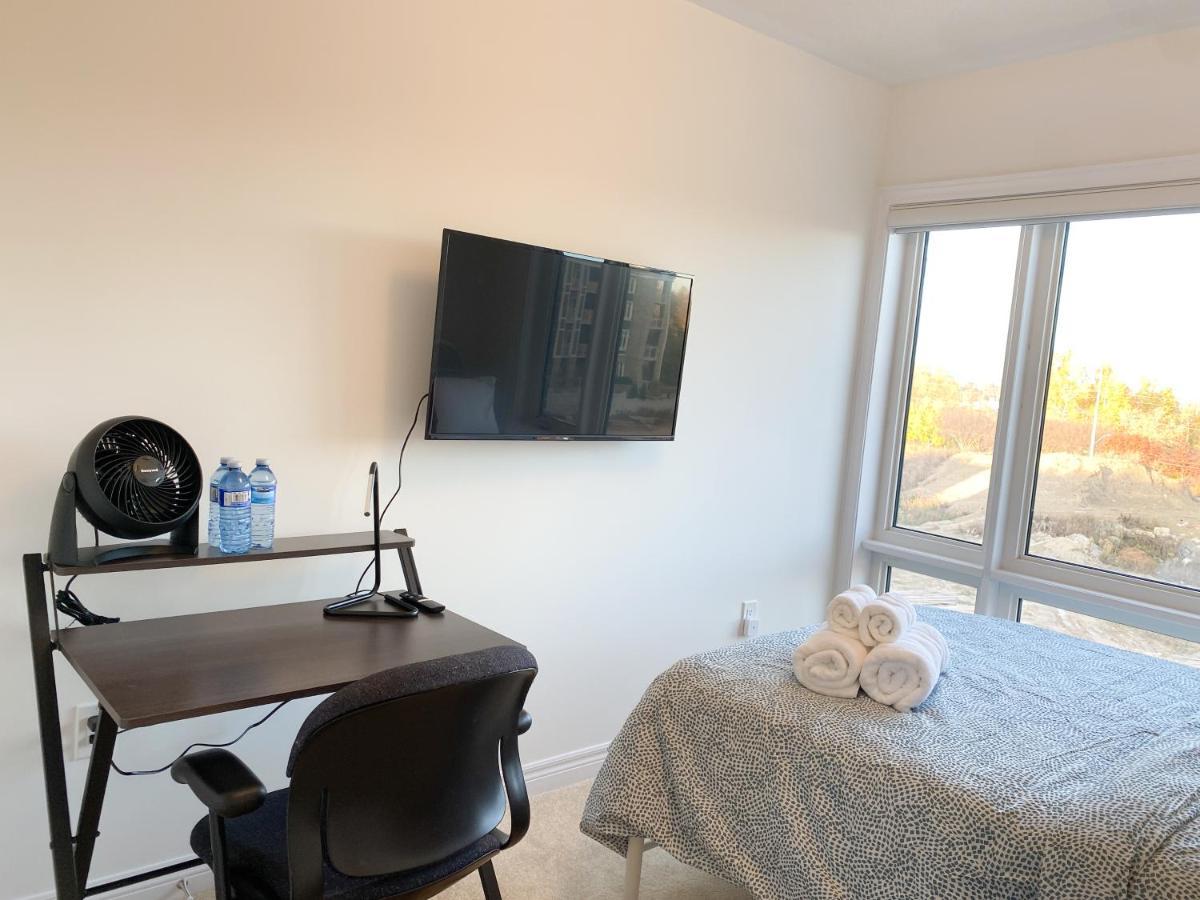 Elegant Rooms In Shared Townhouse Next To Beach Уитби Екстериор снимка
