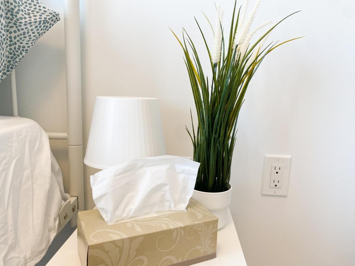 Elegant Rooms In Shared Townhouse Next To Beach Уитби Екстериор снимка